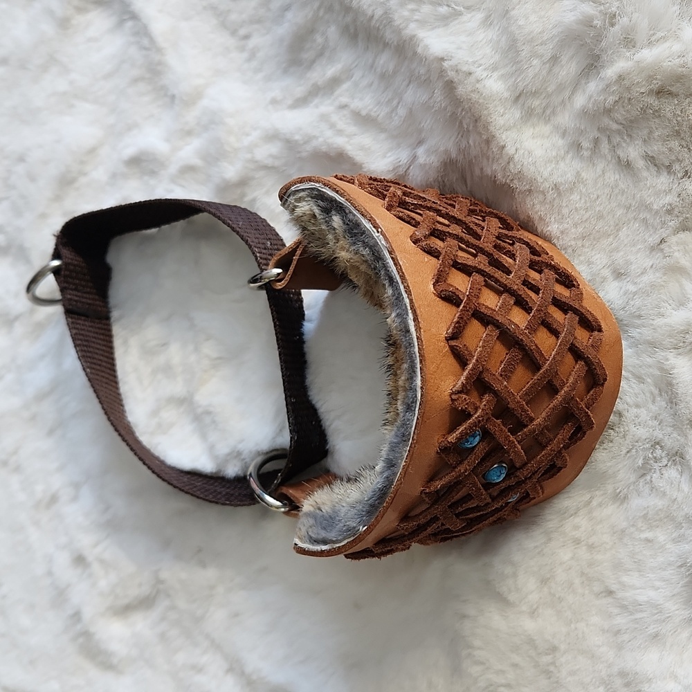 Leather and fur martingale collar